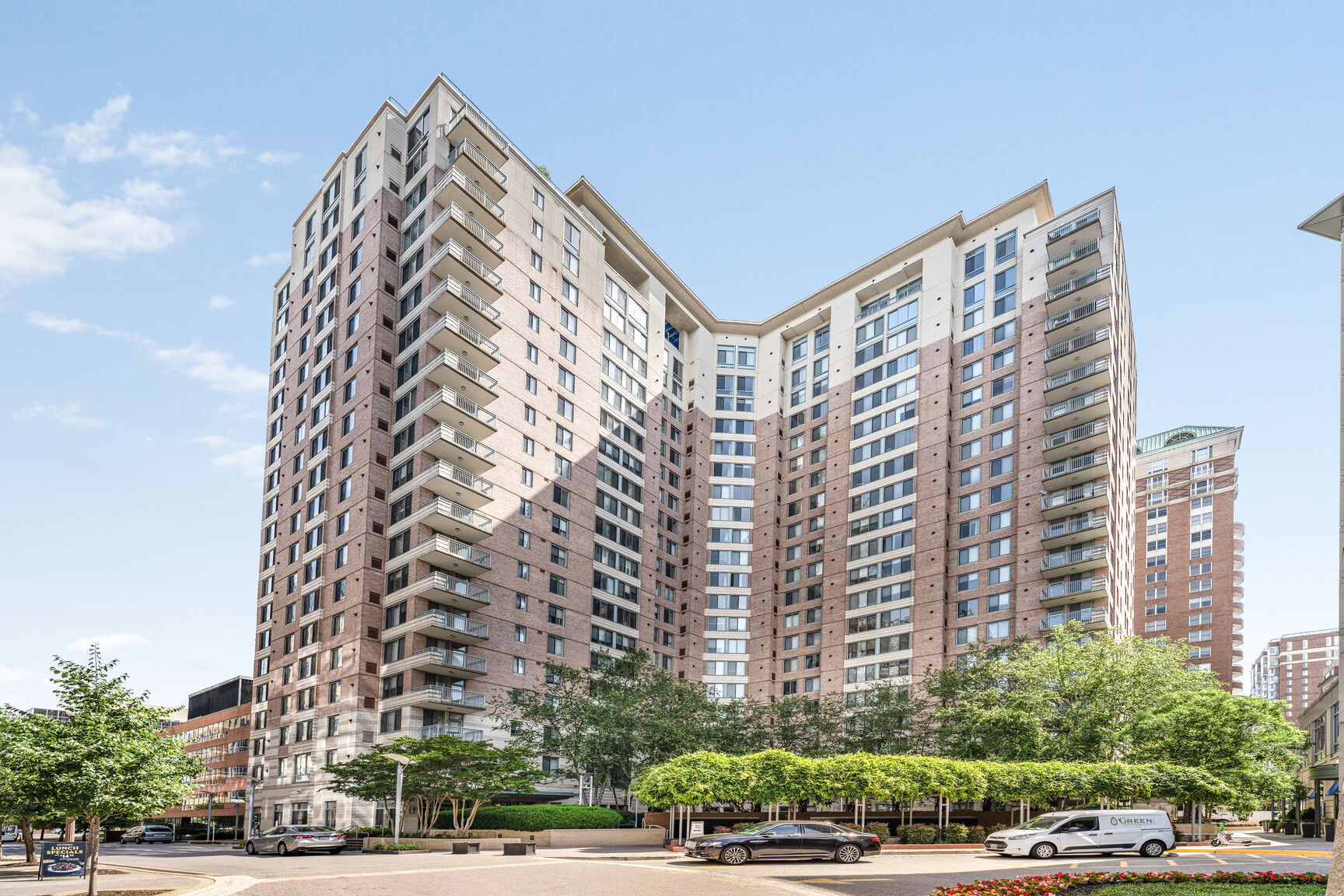 851 North Glebe Road - 851