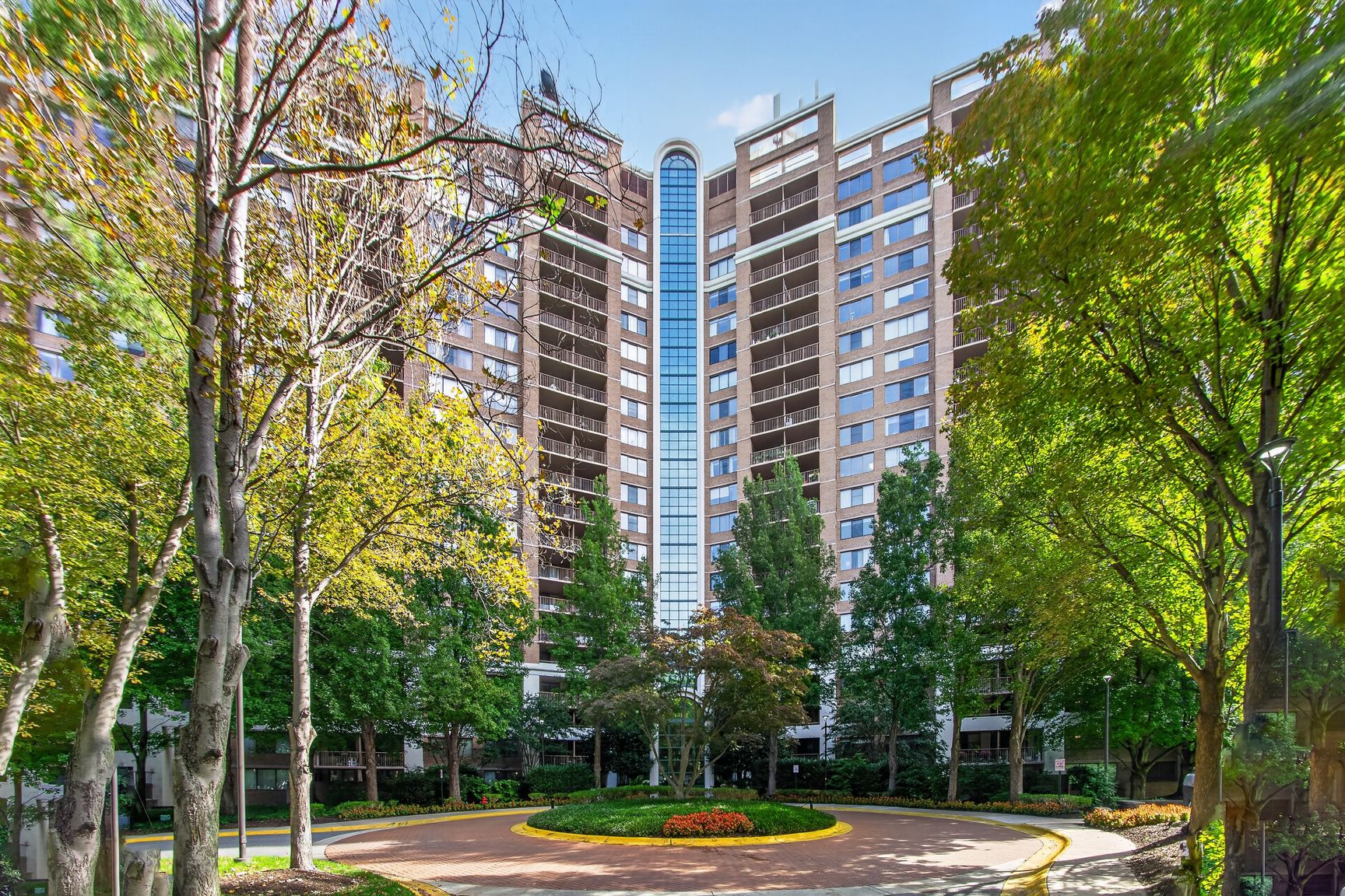 10101 Grosvenor Place #818 - 1