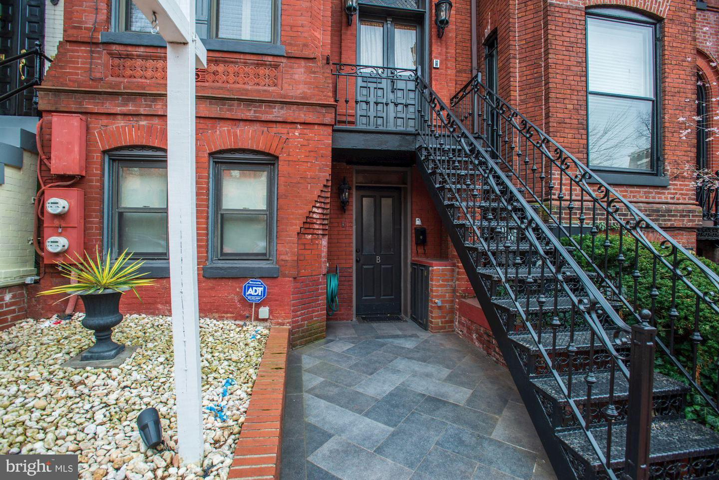 2022 N St NW - B